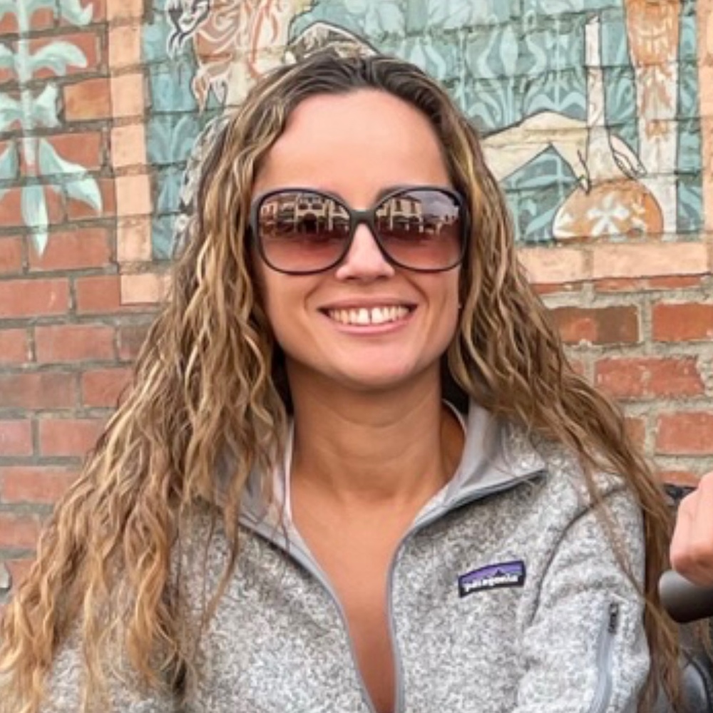 Meet your Posher, Sarina